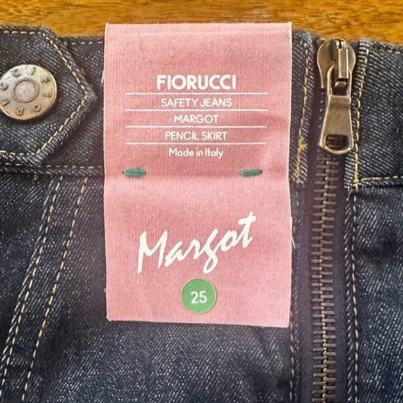 Fiorucci Safety Jeans “Margot” Dark Blue Denim Pencil Skirt Size 25 New With Tag - Picture 5 of 8